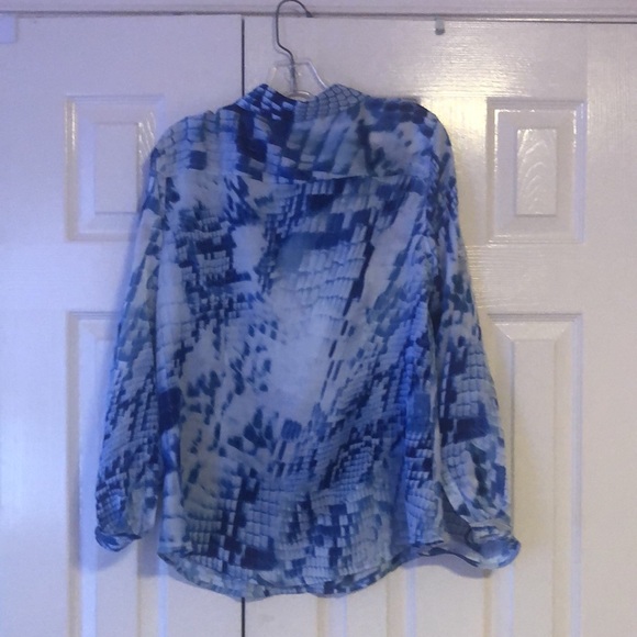 Calvin Klein blouse. Size Large. - Picture 3 of 5